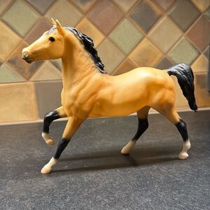 Breyer ‘98 Model Buckskin Quarter Horse